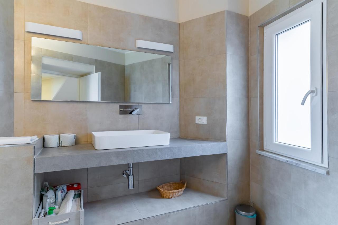 Comfy & Roomy Apt - View On The Ligurian Hills! Vezzano Ligure Exterior photo